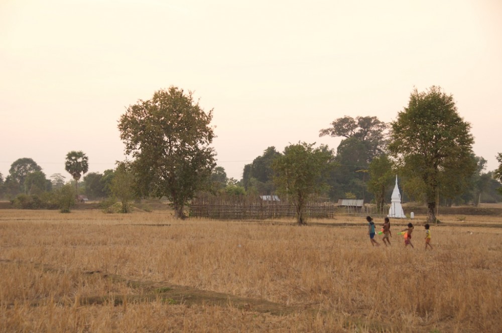 Children walking home, Don Det Laos