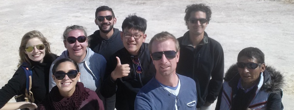 Groepje Bolivianen, Amerikaan, Nederlanders en Zuid Koreaan waar we drie dagen mee over de zoutvlaktes in Bolivia hebben gereden.