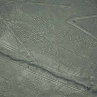 Nazca spin tekening vanuit het vliegtuig