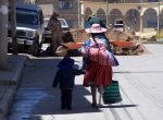 Boliviaanse vrouw in traditionele kleding